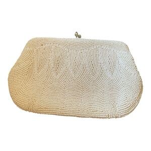 1960s De Mure Fashion Elegant Cream Beaded Clutch
